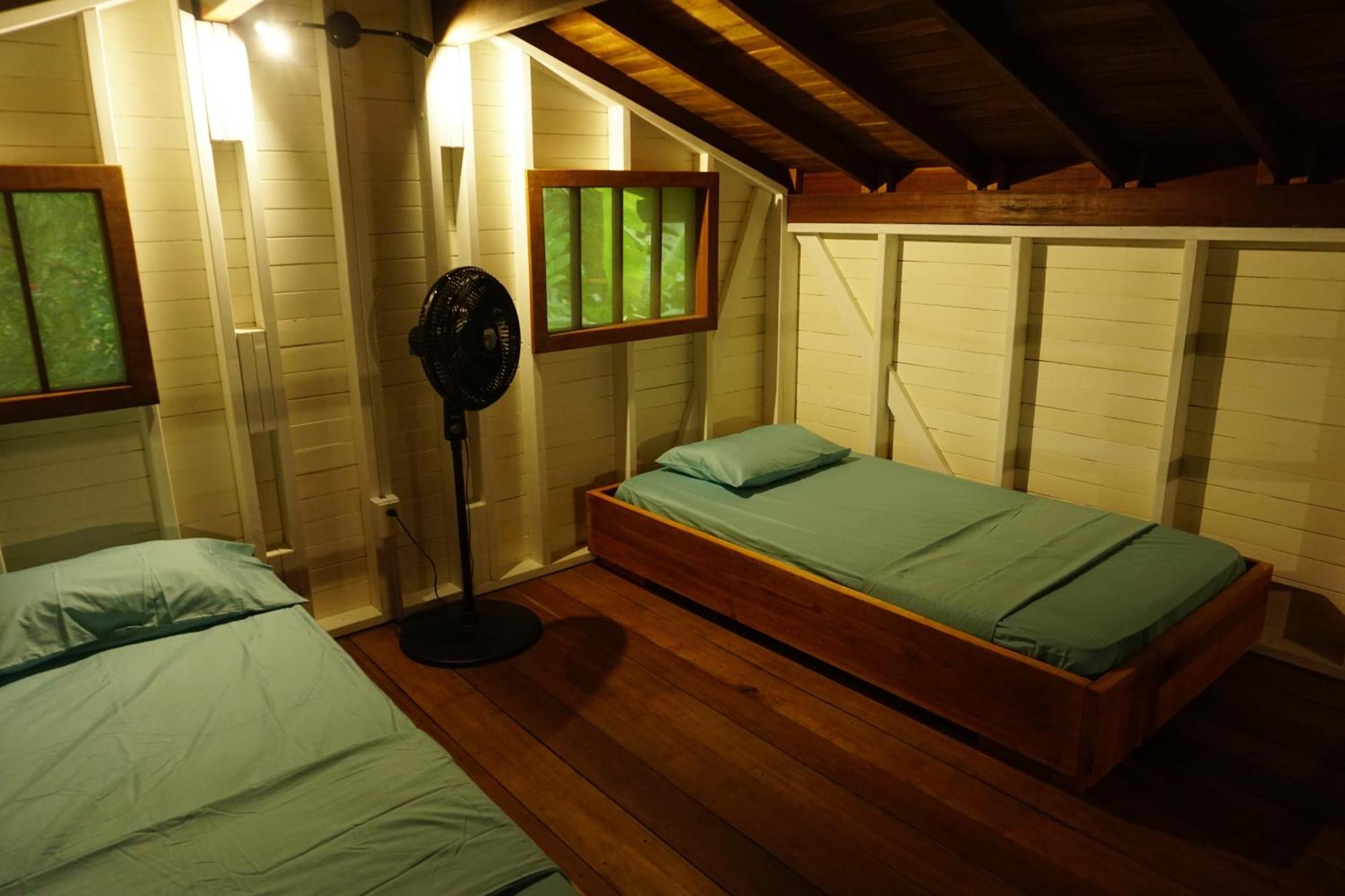 La Tarima Del Colibri Ecolodge El Valle  Room photo